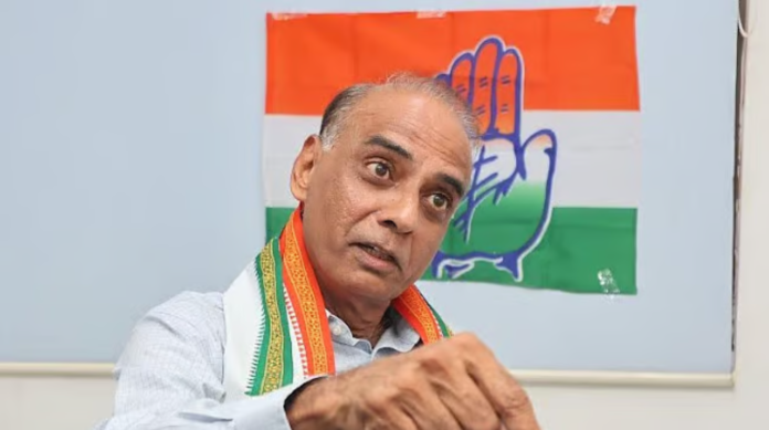 அமெரிக்கை வி. நாராயணன் கோபமாகப் பேசுகிறார்.