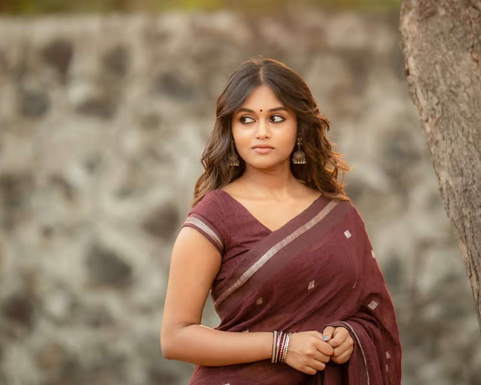 ரிஷி தேவா 'முதல் முதலாய்' ஆல்பத்தில் நடனமாடும் காட்சி.