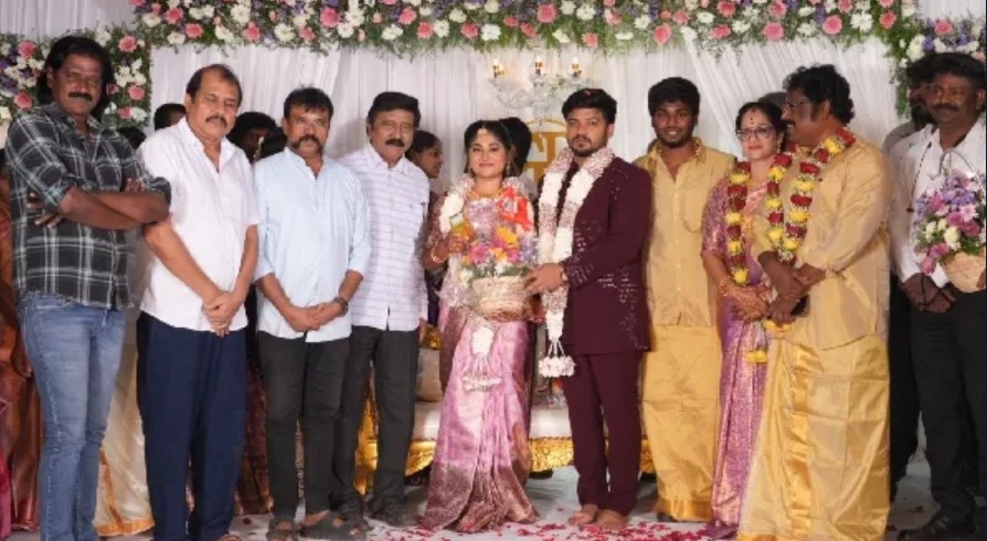 வ.கௌதமன் நிச்சயதார்த்தத்தில் பிரபாகரன், ராஜராஜ சோழன் பதாகைகள்.