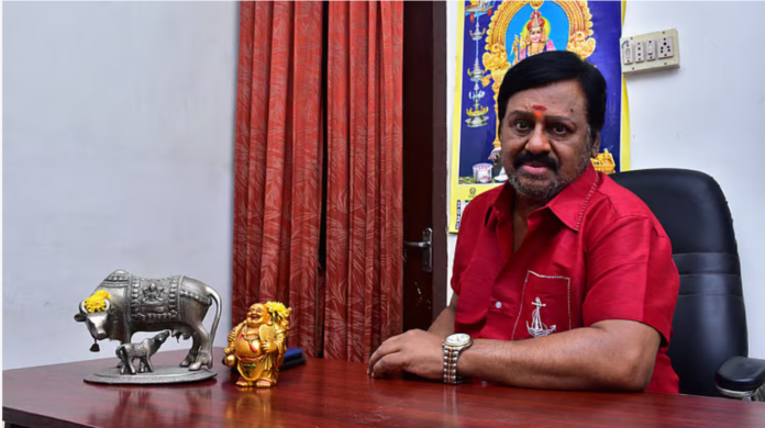 பிரச்சார மேடையில் உணர்ச்சிபூர்வமாகப் பேசும் மக்கள் நாயகன் ராமராஜன்