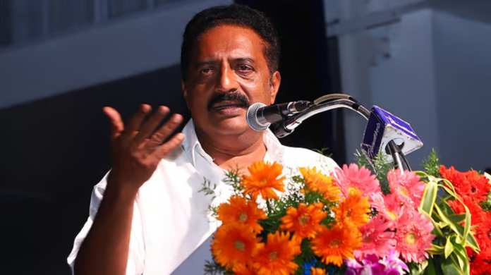 நாடாளுமன்றத்தில் இந்தியாவின் வரைபடம் மற்றும் தென்னிந்திய மாநிலங்கள் சிகப்பு நிறத்தில் குறிக்கப்பட்டுள்ளன.