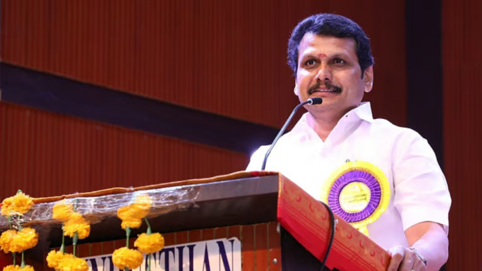 கரூர் அறிவாலயம் முன் தொகுதி மறுவரையறை மசோதா நகல்களை எரித்து செந்தில் பாலாஜி தலைமையில் திமுகவினர் போராட்டம்.