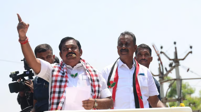 கோவை பொதுக்கூட்டத்தில் ஆக்ரோஷமாகப் பேசும் அ.தி.மு.க பொதுச்செயலாளர் எடப்பாடி பழனிசாமி