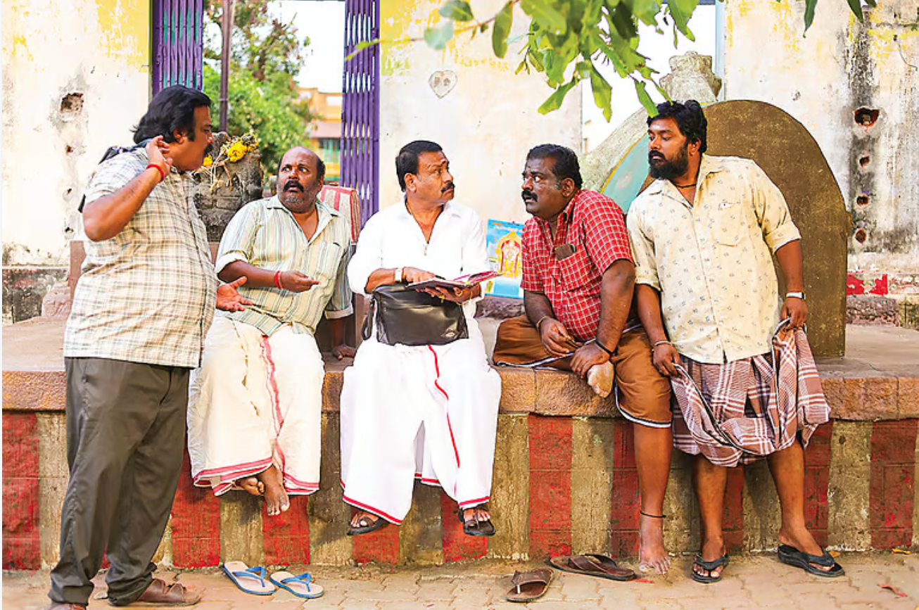 ராதிகா கந்துவட்டி வசூலிக்கும் காட்சி.