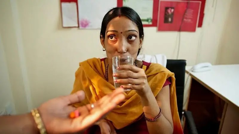 மெதுவாக வெளியாகும் மாத்திரை மற்றும் உடைக்கப்பட்ட மாத்திரையின் வரைபடம்