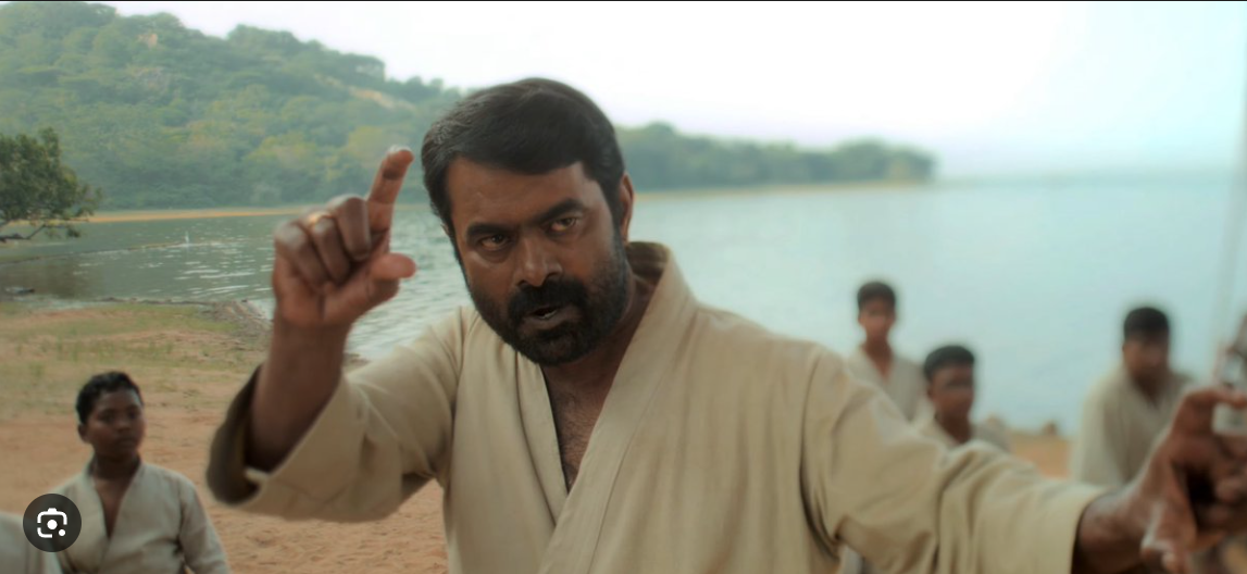 விக்னேஷ் சிவன் இயக்கும் பிரதீப் ரங்கநாதன் மற்றும் 'எல்ஐகே' படத்தின் போஸ்டர்.