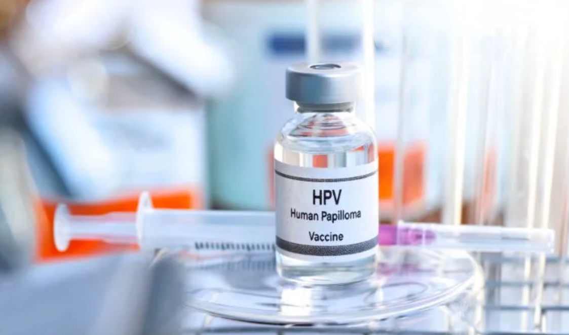 செர்வாவாக் HPV தடுப்பூசி மருந்துக் குப்பிகள்.