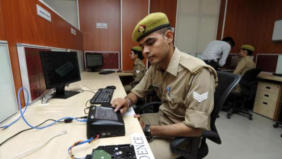 கிண்டி போலீஸாரால் கைது செய்யப்பட்ட முல்லைநாதன்.