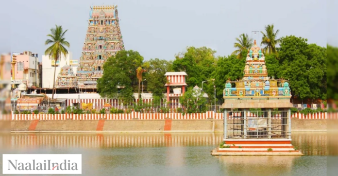 மயிலாப்பூர் காரணீஸ்வரர் கோயிலின் பிரதான நுழைவாயில், கோபுரம் மற்றும் வளாகத்தின் ஒரு பகுதி.