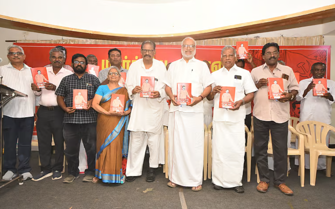 மார்க்சிஸ்ட் கம்யூனிஸ்ட் கட்சி பொதுச்செயலாளர் எம்.ஏ. பேபி பொதுக்கூட்டத்தில் பேசுகிறார்