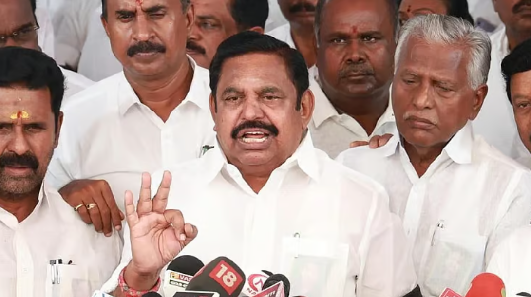 சி.வி. சண்முகம், எஸ்.பி. வேலுமணி, சி. விஜயபாஸ்கர் ஒன்றாக