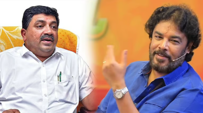 மதுரை மத்திய தொகுதியில் வெற்றி கொண்டாடும் தமிழக வெற்றிக் கழக வேட்பாளர் முஸ்தபா மற்றும் உற்சாகமான இளைஞர்கள்.